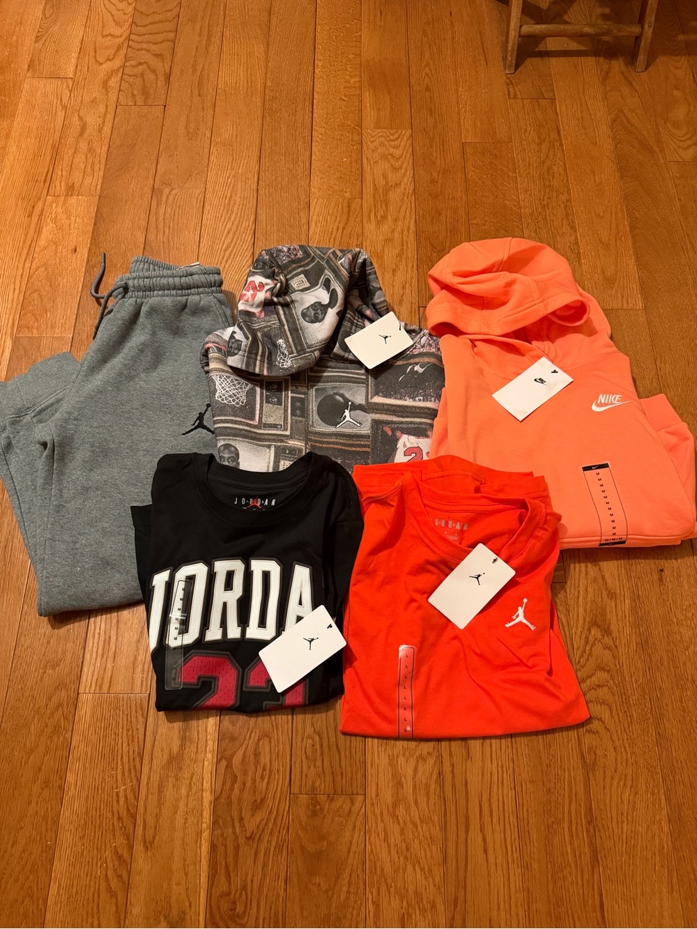 NWT Lot Of 5 (4 NWT/1 preloved) Nike Jordan TShirts Hoodie Pants Youth Boy M/L